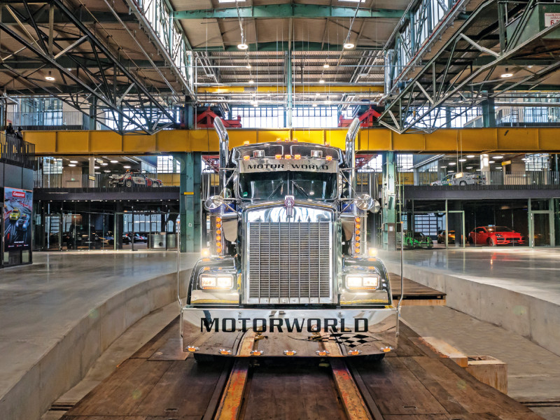 Motorworld Muenchen Truck 2000x